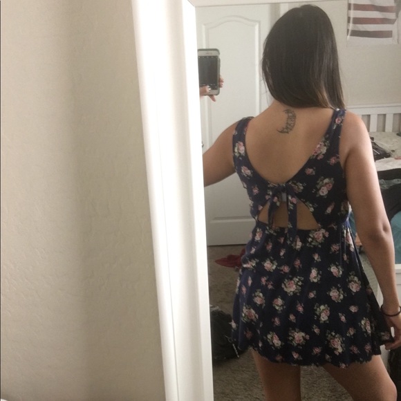 Floral Tie Back Dress - Picture 3 of 8